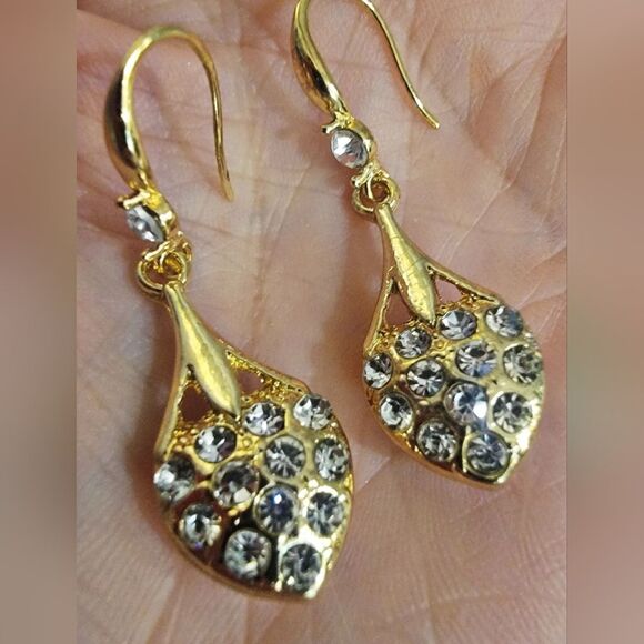 #925Sterling Gold Plated Crystal Accents + Faux Pearl Ear Dangle Drop Earrings - Picture 6 of 8